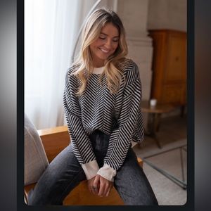 Crewneck black and white sweater NWT